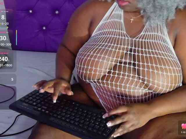 ebony-NeighborMoans webcam