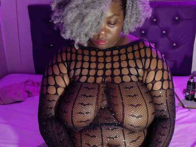 ebony-NeighborMoans webcam