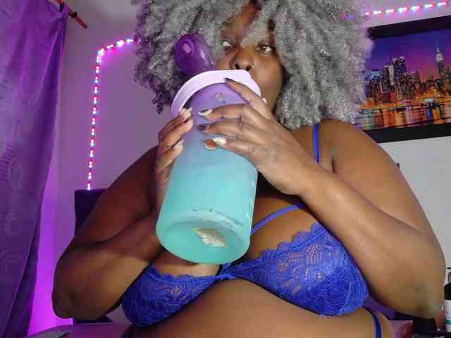 ebony-NeighborMoans webcam