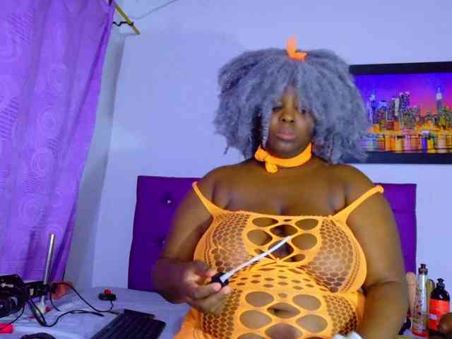 ebony-NeighborMoans webcam