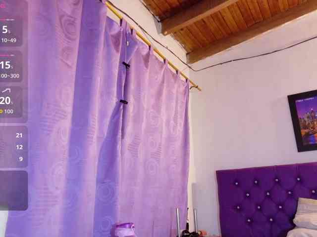 ebony-NeighborMoans webcam