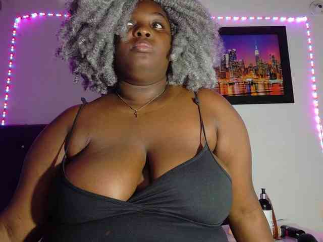 ebony-NeighborMoans webcam