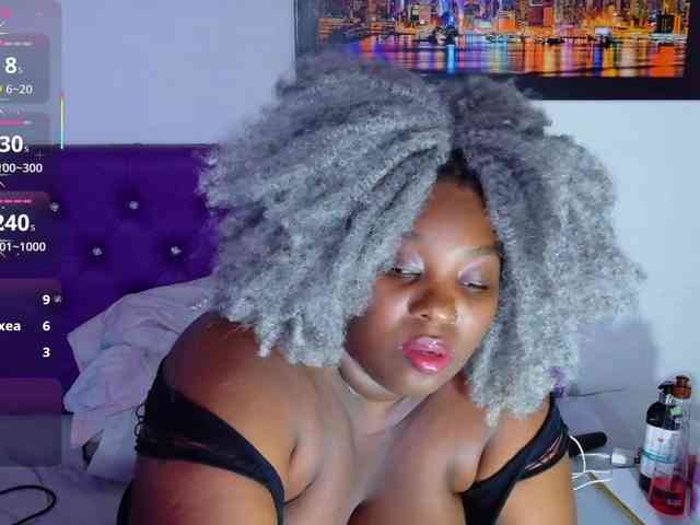 ebony-NeighborMoans webcam