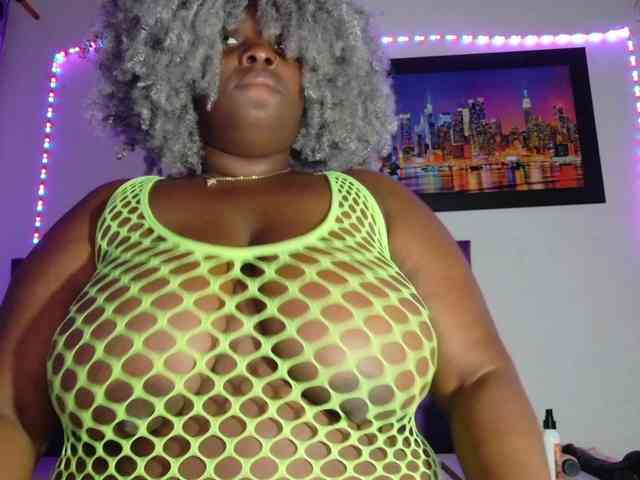 ebony-NeighborMoans webcam