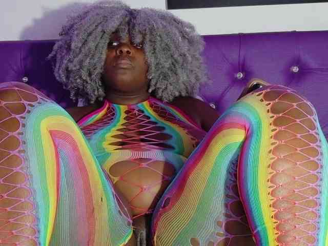 ebony-NeighborMoans webcam