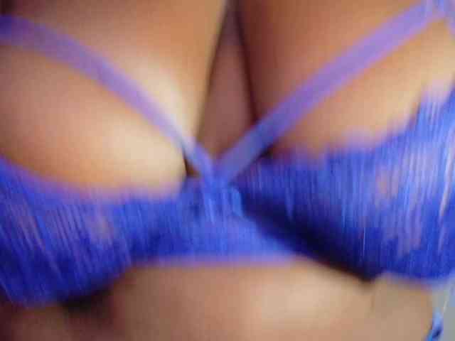 ebony-NeighborMoans webcam