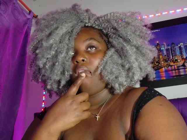 ebony-NeighborMoans webcam