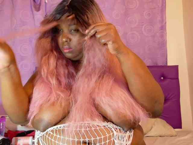 ebony-NeighborMoans webcam