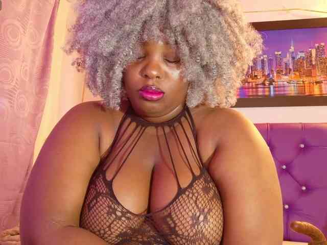 ebony-NeighborMoans webcam