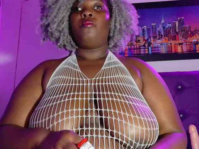 ebony-NeighborMoans webcam