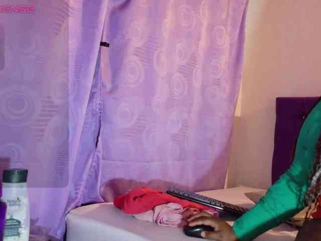 ebony-NeighborMoans webcam