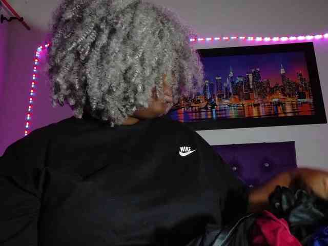 ebony-NeighborMoans webcam