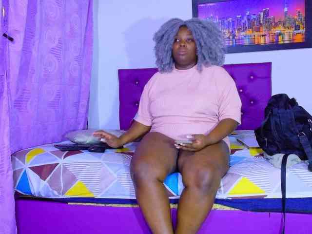 ebony-NeighborMoans webcam