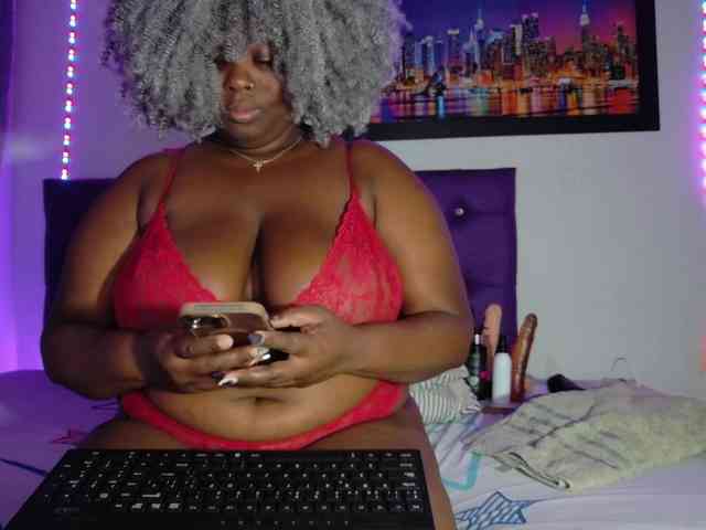 ebony-NeighborMoans webcam