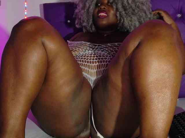 ebony-NeighborMoans webcam