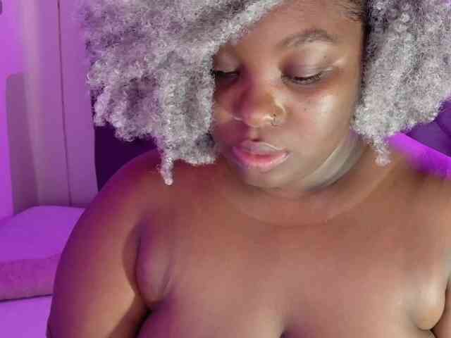 ebony-NeighborMoans webcam