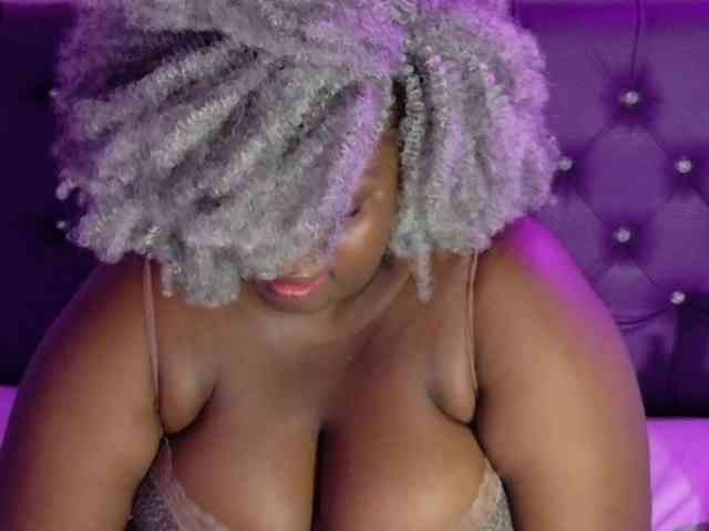 ebony-NeighborMoans webcam