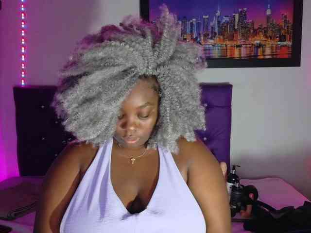 ebony-NeighborMoans webcam