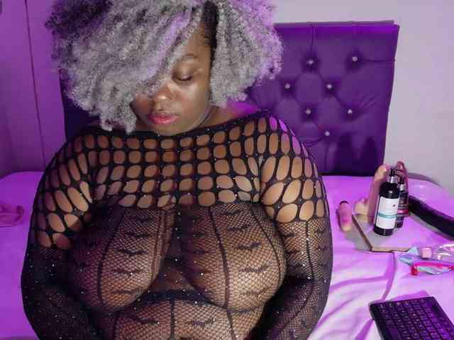 ebony-NeighborMoans webcam
