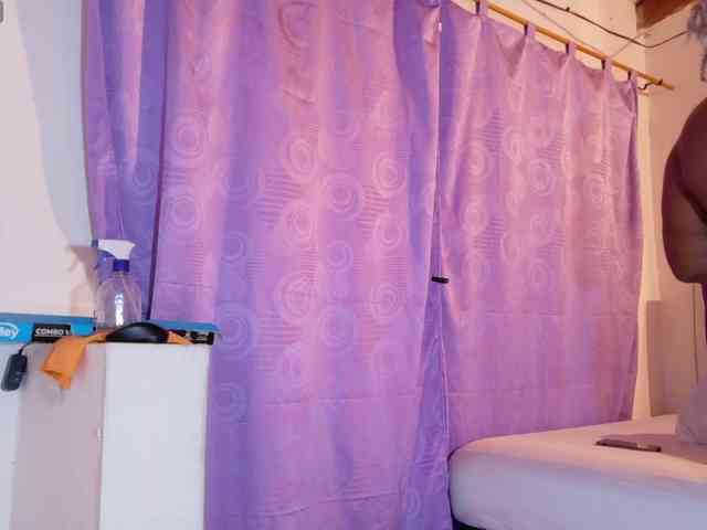 ebony-NeighborMoans webcam
