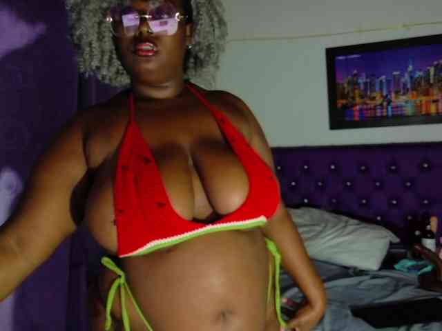 ebony-NeighborMoans webcam