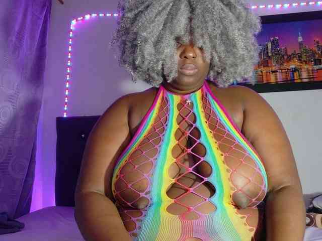 ebony-NeighborMoans webcam