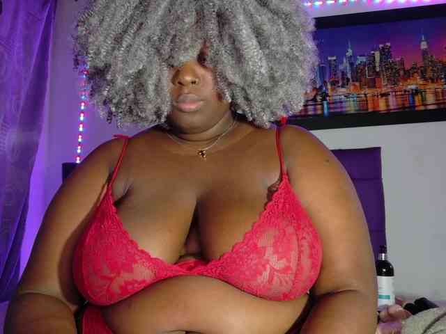 ebony-NeighborMoans webcam