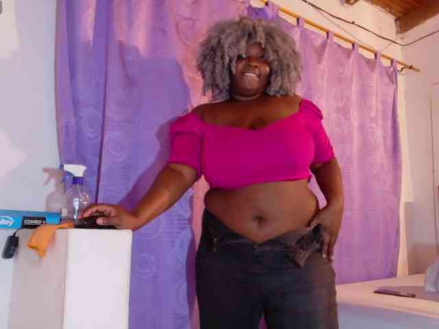 ebony-NeighborMoans webcam