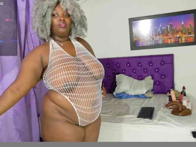 ebony-NeighborMoans webcam