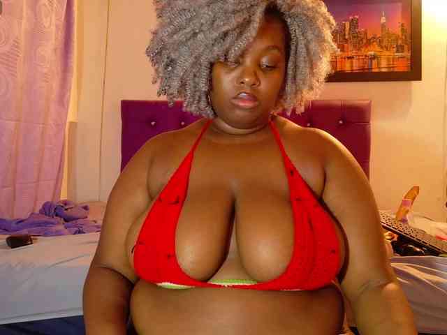 ebony-NeighborMoans webcam