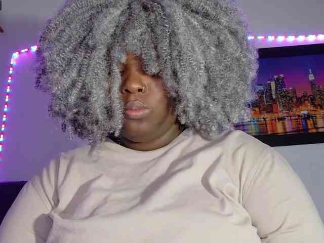 ebony-NeighborMoans webcam