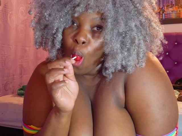 ebony-NeighborMoans webcam