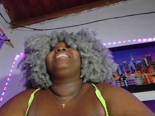 ebony-NeighborMoans webcam