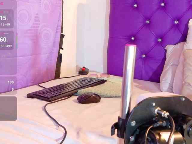 ebony-NeighborMoans webcam
