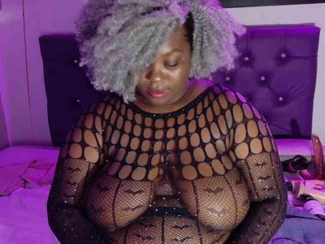 ebony-NeighborMoans webcam