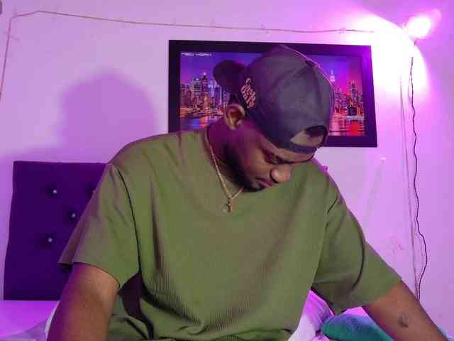ebony-NeighborMoans webcam