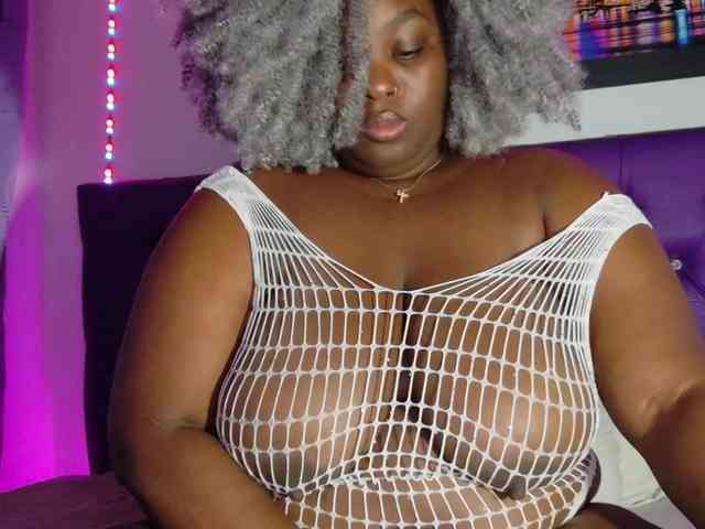 ebony-NeighborMoans webcam