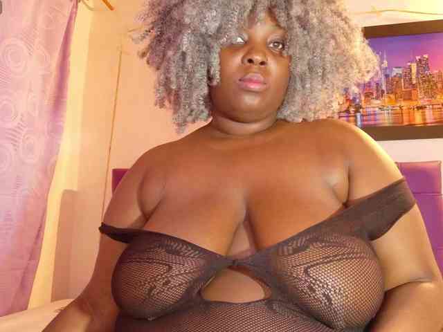 ebony-NeighborMoans webcam