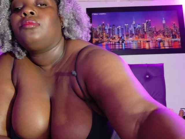 ebony-NeighborMoans webcam