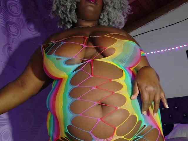 ebony-NeighborMoans webcam