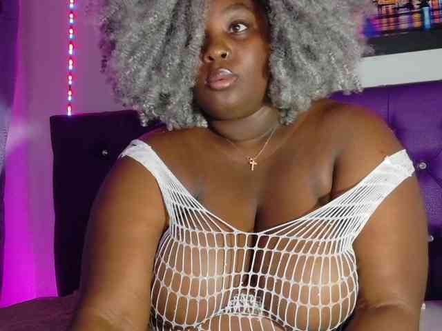 ebony-NeighborMoans webcam