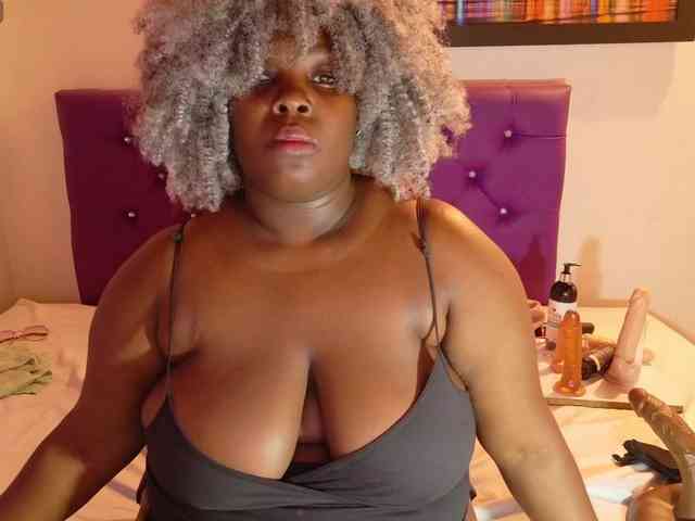ebony-NeighborMoans webcam