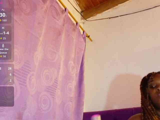 Modelo: ebony-NeighborMoans