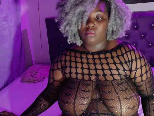 ebony-NeighborMoans webcam