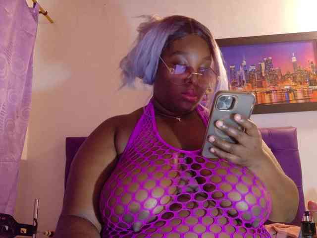 ebony-NeighborMoans webcam
