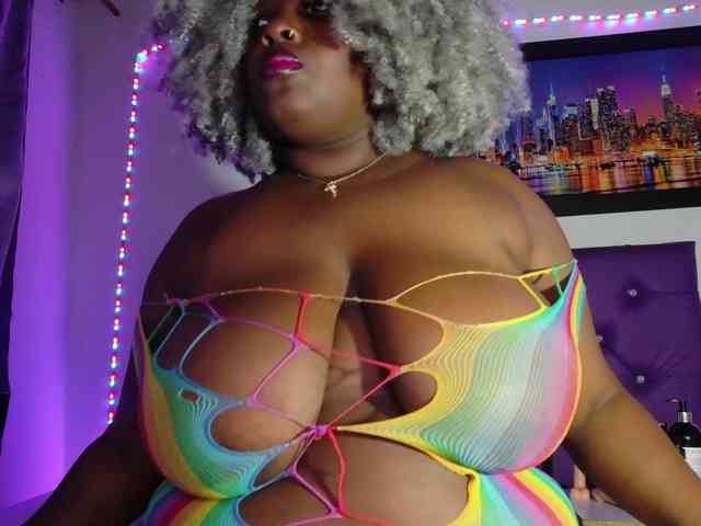 ebony-NeighborMoans webcam