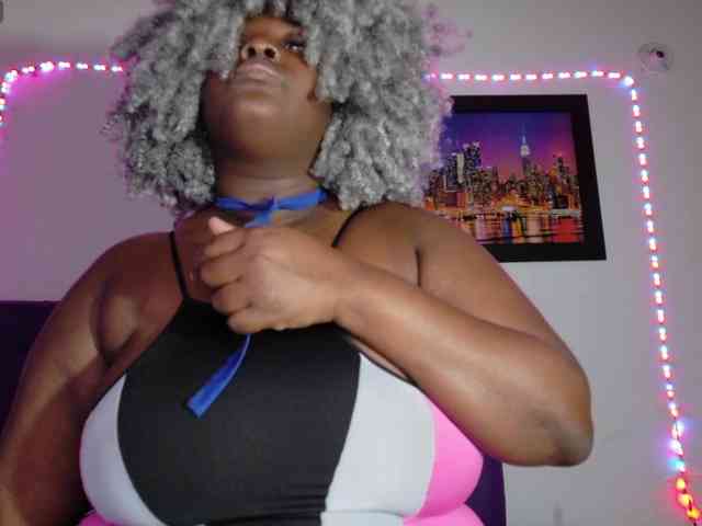 ebony-NeighborMoans webcam