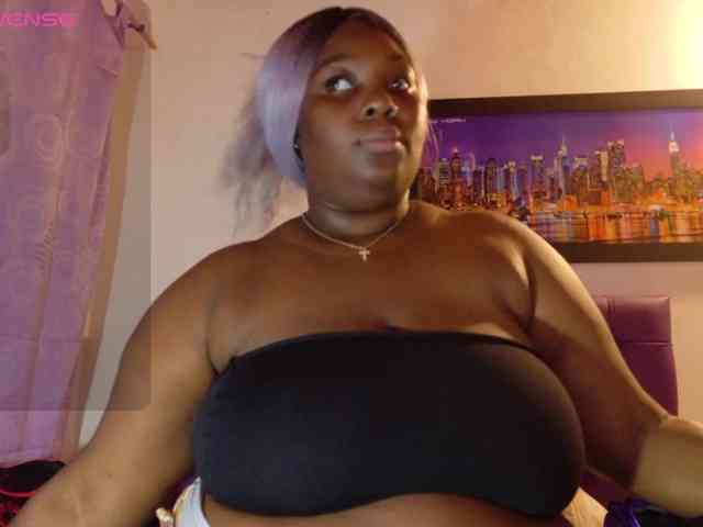 ebony-NeighborMoans webcam