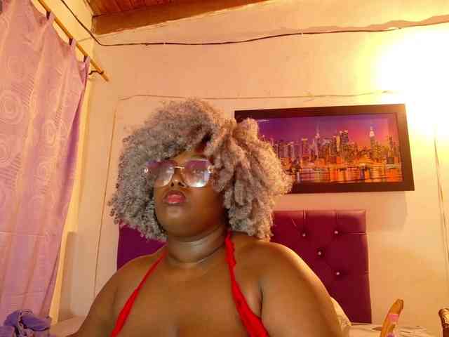 ebony-NeighborMoans webcam