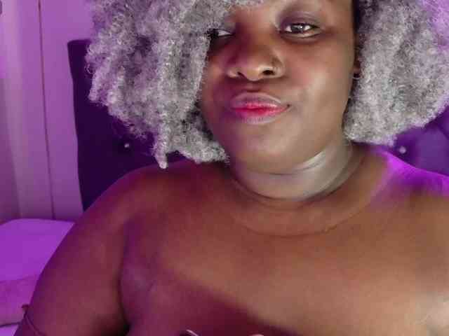 ebony-NeighborMoans webcam